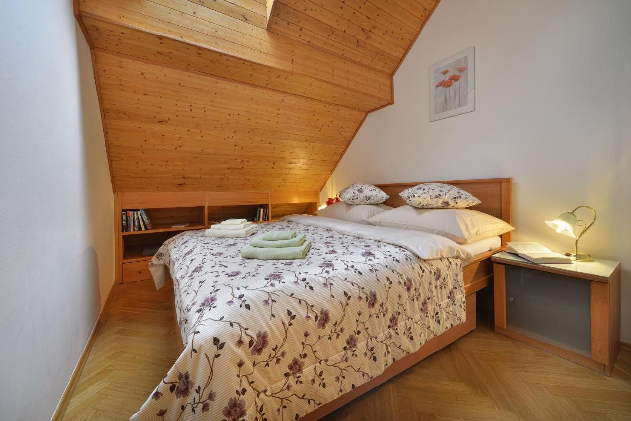 Old Town Apartments Tyn Прага Экстерьер фото