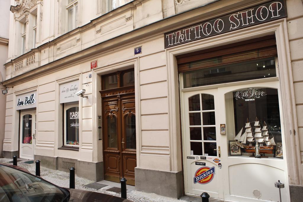 Old Town Apartments Tyn Прага Экстерьер фото